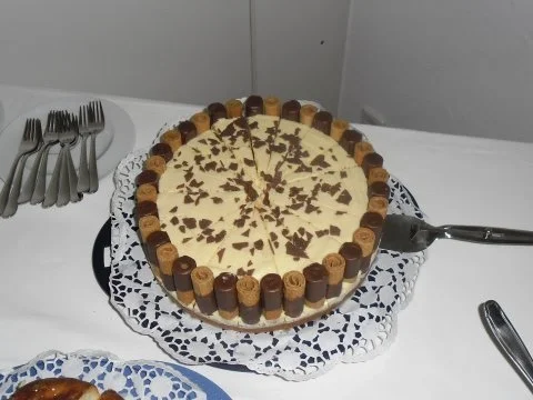 Rezept: Eierlikör-Pfirsich-Torte Eierlikör-Pfirsich-Torte - Rezept