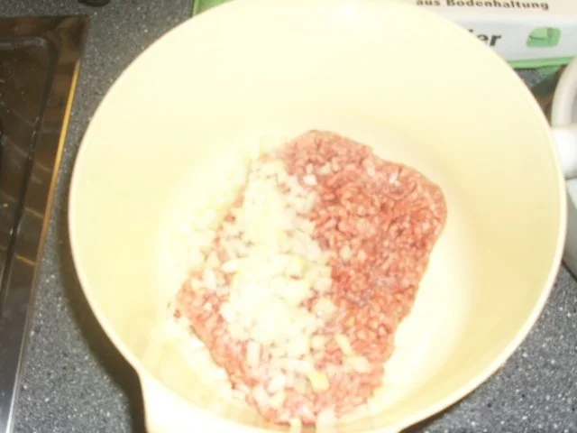 Rezept: Buletten mit Ziegenkäse Bild Nr. 3 Buletten mit Ziegenkäse - Rezept - Bild Nr. 3