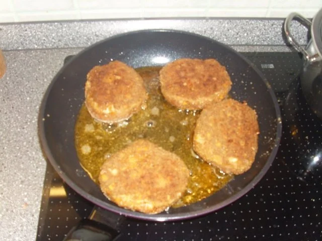 Rezept: Buletten mit Ziegenkäse Bild Nr. 6 Buletten mit Ziegenkäse - Rezept - Bild Nr. 6