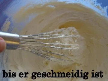 Rosenkuchen aus Quarkteig mit Mascarpone-Rum Erdbeerkonfitüren Füllung und dick Streusel - Rezept - Bild Nr. 8