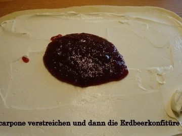 Rosenkuchen aus Quarkteig mit Mascarpone-Rum Erdbeerkonfitüren Füllung und dick Streusel - Rezept - Bild Nr. 12