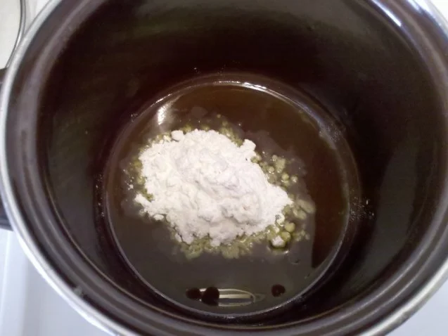 Geflügel: Schlemmerente mit Gorgonzola-Zucchinisoße und Lachsnudeln - Rezept - Bild Nr. 10