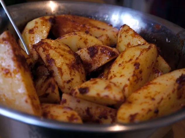 Rezept: Deftige Wurstpfanne mit Paprika-Kartoffeln aus dem Ofen Bild Nr. 2 Deftige Wurstpfanne mit Paprika-Kartoffeln aus dem Ofen - Rezept - Bild Nr. 2