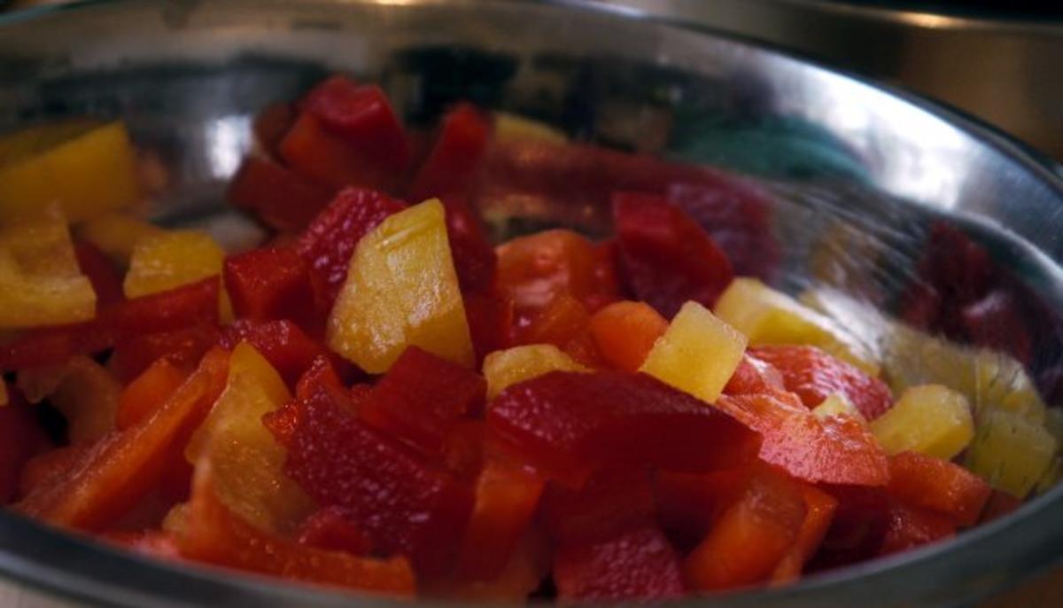 Deftige Wurstpfanne mit Paprika-Kartoffeln aus dem Ofen - Rezept - Bild Nr. 4