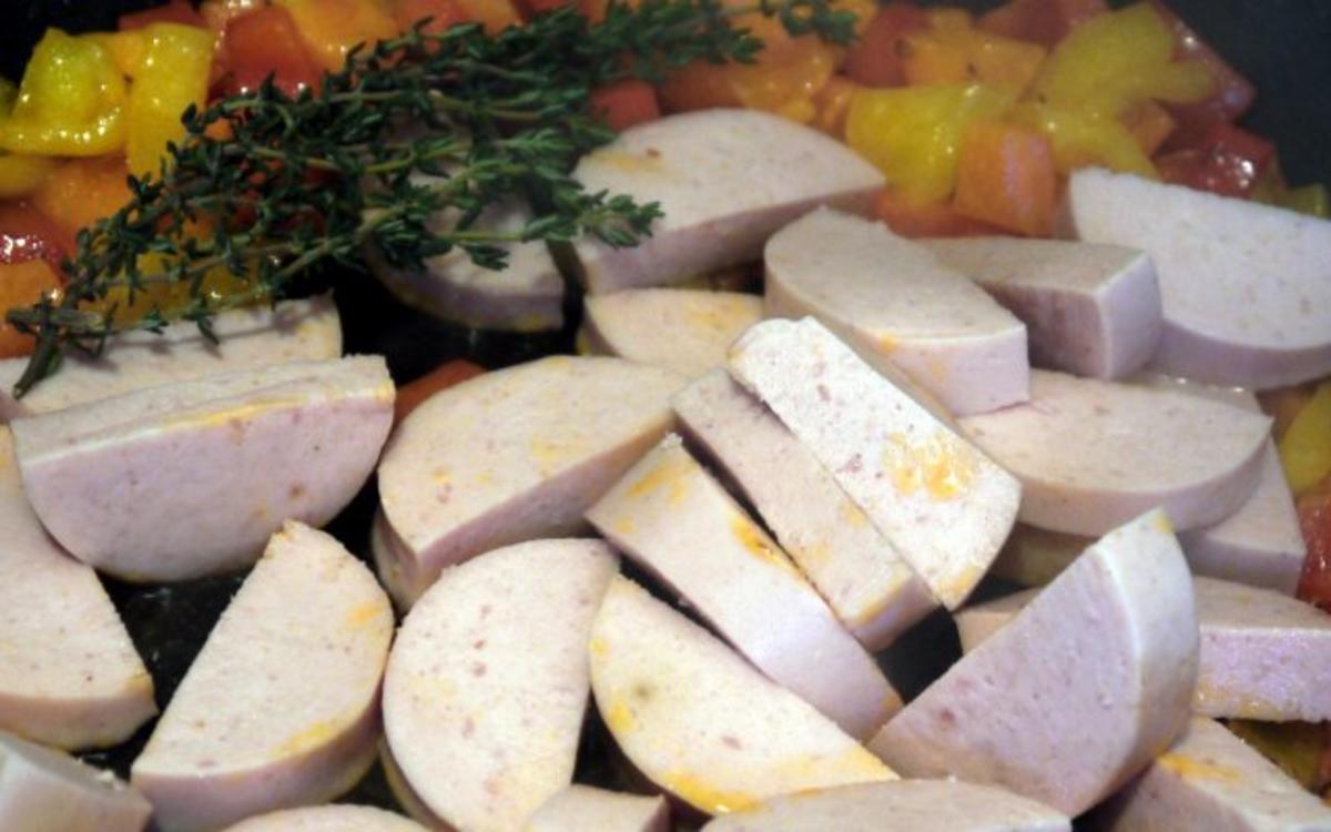 Deftige Wurstpfanne mit Paprika-Kartoffeln aus dem Ofen - Rezept - Bild Nr. 8