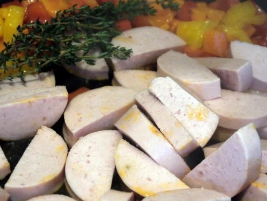 Rezept: Deftige Wurstpfanne mit Paprika-Kartoffeln aus dem Ofen Bild Nr. 8 Deftige Wurstpfanne mit Paprika-Kartoffeln aus dem Ofen - Rezept - Bild Nr. 8