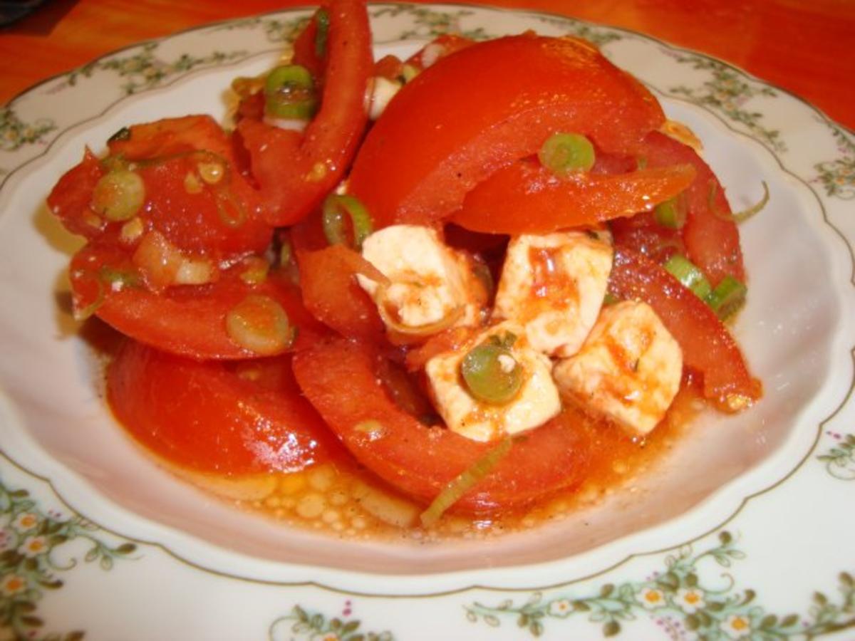 Tomatensalat mediterrane - Rezept