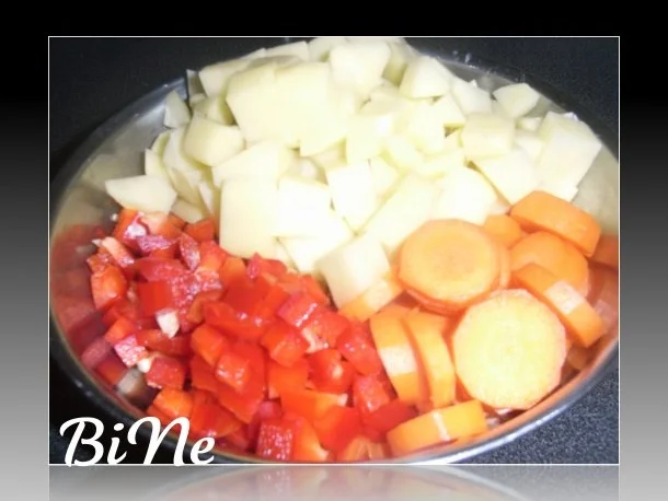 Rezept: BiNe` S HACKFLEISCHSUPPE Bild Nr. 3 BiNe` S HACKFLEISCHSUPPE - Rezept - Bild Nr. 3