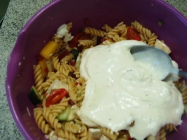 Rezept: Fruchtiger Nudelsalat Bild Nr. 6 Fruchtiger Nudelsalat - Rezept - Bild Nr. 6