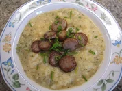 Suppen: Kartoffelsuppe mit Sauerkraut und Bratwurst - Rezept