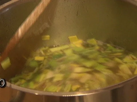 Rezept: Lauch-Hackfleisch-Süppchen Bild Nr. 2 Lauch-Hackfleisch-Süppchen - Rezept - Bild Nr. 2