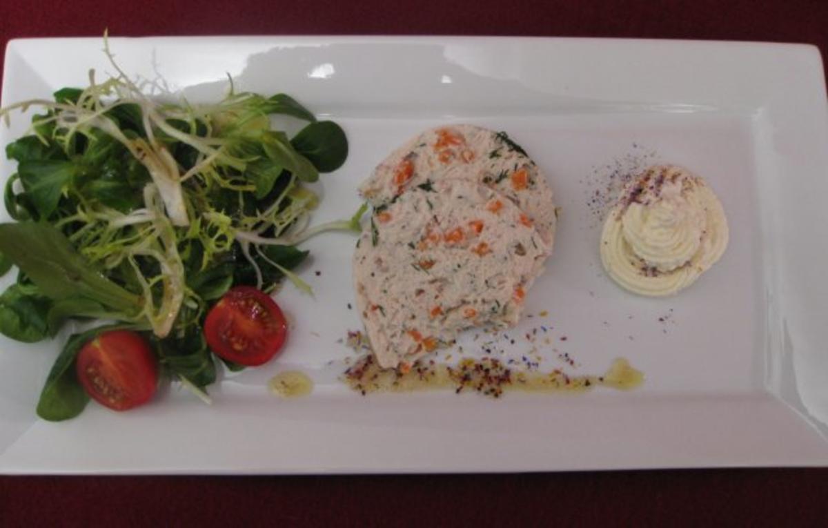 Bilder für Joghurtforellen-Terrine mit Salat - Rezept