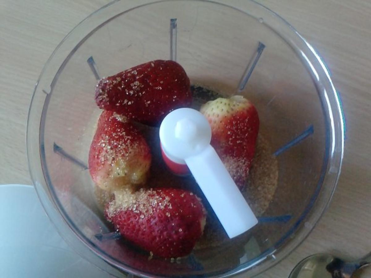 Erdbeere Tonkabohne Fruchtaufstrich – Frucht und Freunde