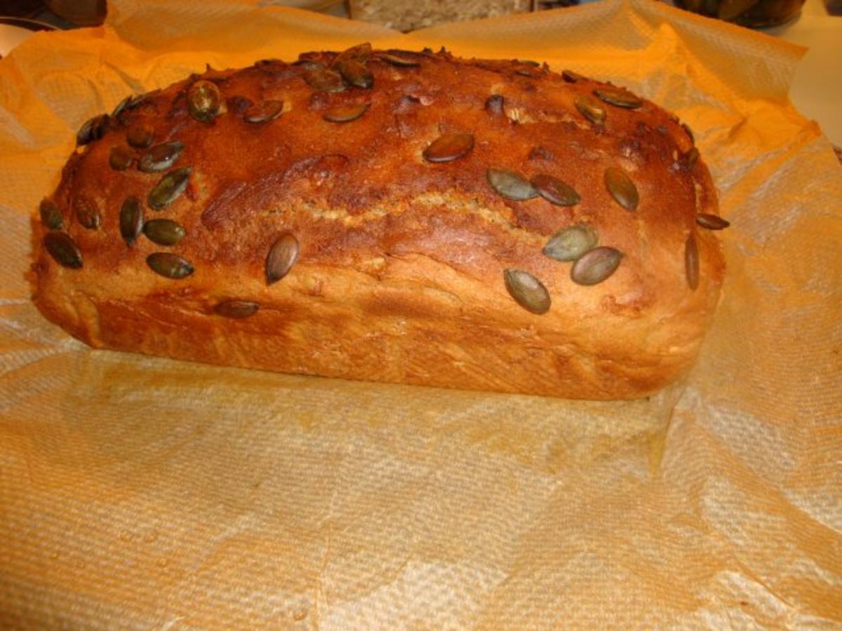 Dinkel-Roggen-Kürbiskern Brot - Rezept