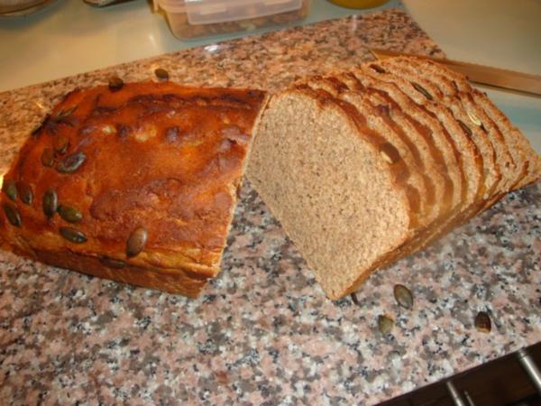 Dinkel-Roggen-Kürbiskern Brot - Rezept - kochbar.de