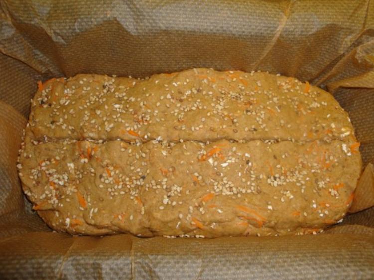 Dinkel-Haferflocken- Möhren Brot - Rezept - kochbar.de