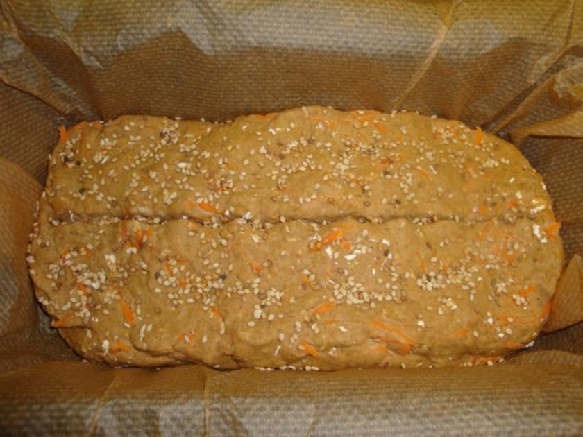 Dinkel Haferflocken- Möhren Brot - einfach - von erdbeere1706