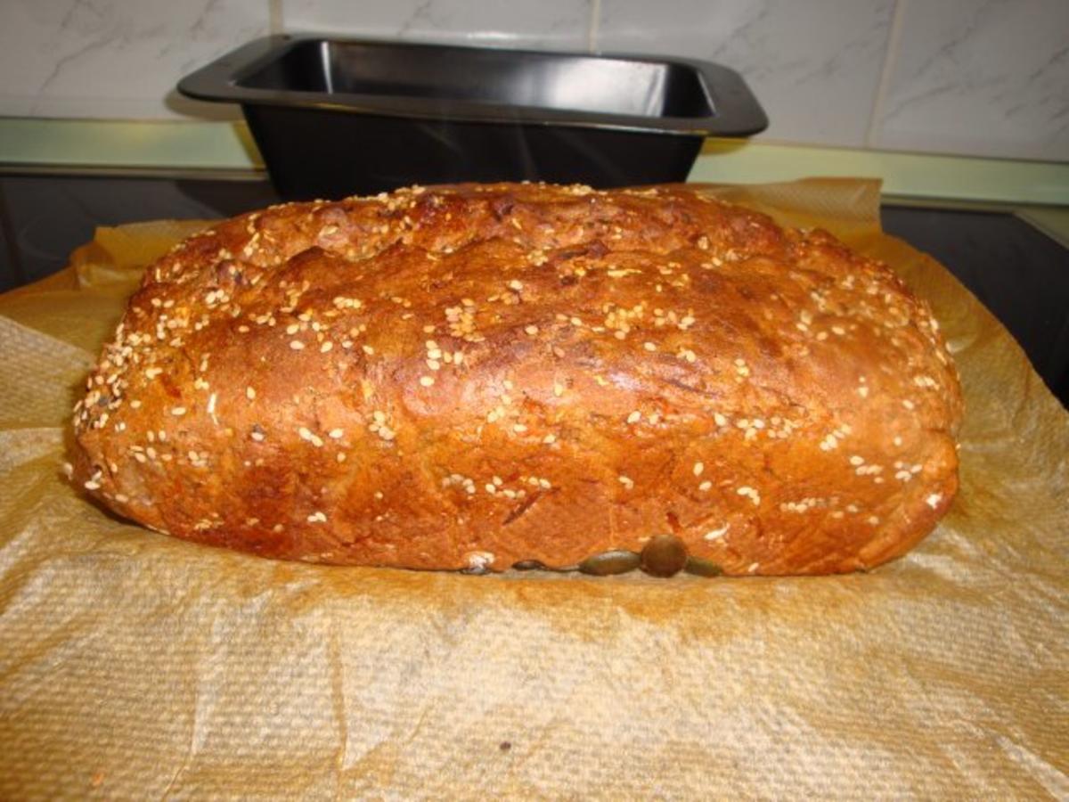 Dinkel-Haferflocken- Möhren Brot - Rezept