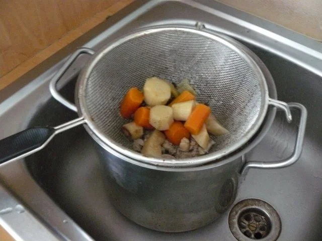 Frühlinssuppe mit Nudeln und Gemüse - Rezept - Bild Nr. 9