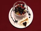 Obstsalat mit Heuschrecken in Schokosauce (Micaela Schäfer) - Rezept