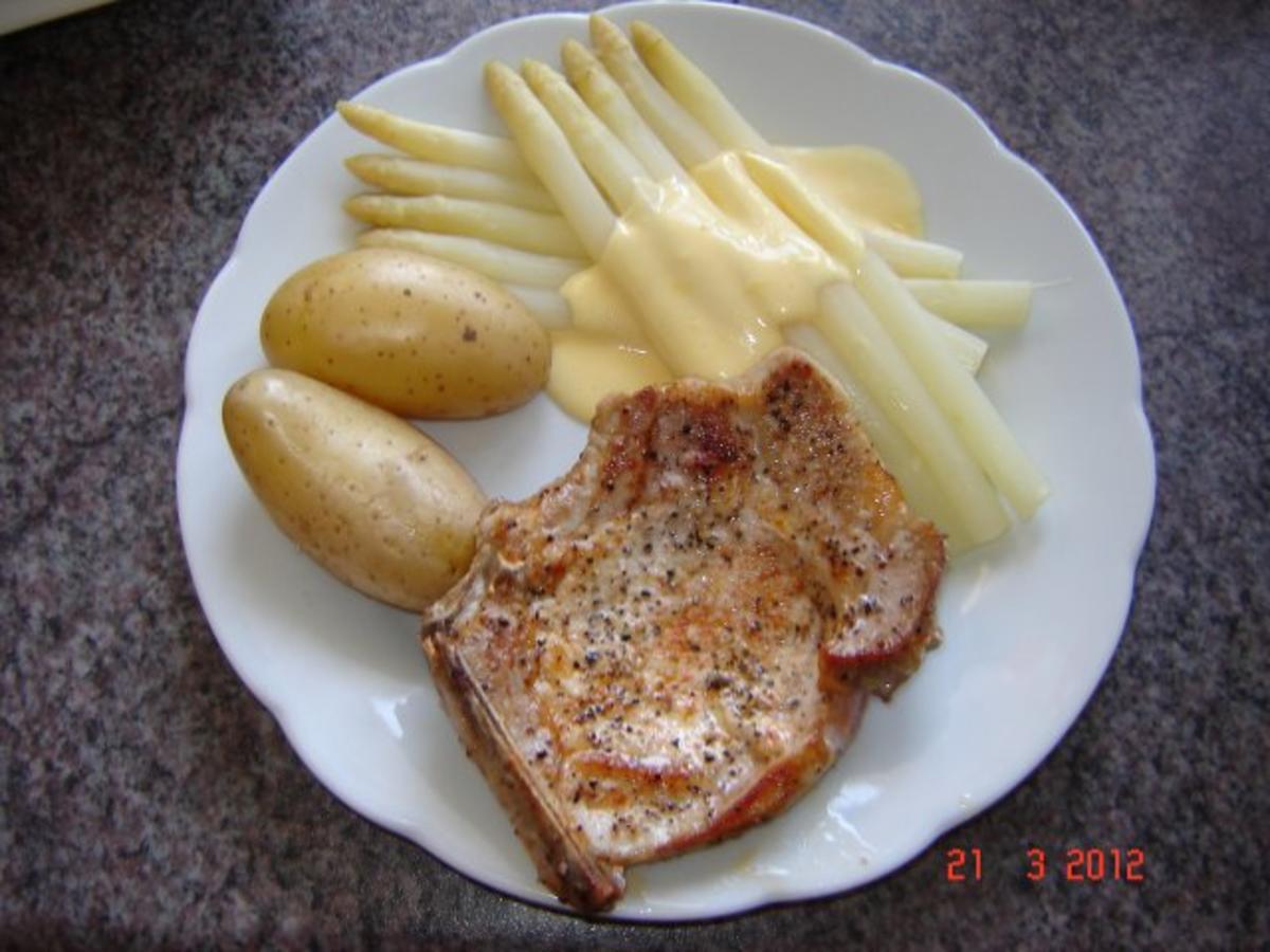 Fleisch : Koteletts, frischer Spargel und Spargelkartoffeln - Rezept ...