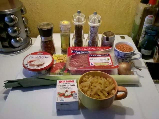 Rezept: Hackfleisch: Hackfleisch-Nudeleintopf im Tandoori-Stil Bild Nr. 3 Hackfleisch: Hackfleisch-Nudeleintopf im Tandoori-Stil - Rezept - Bild Nr. 3