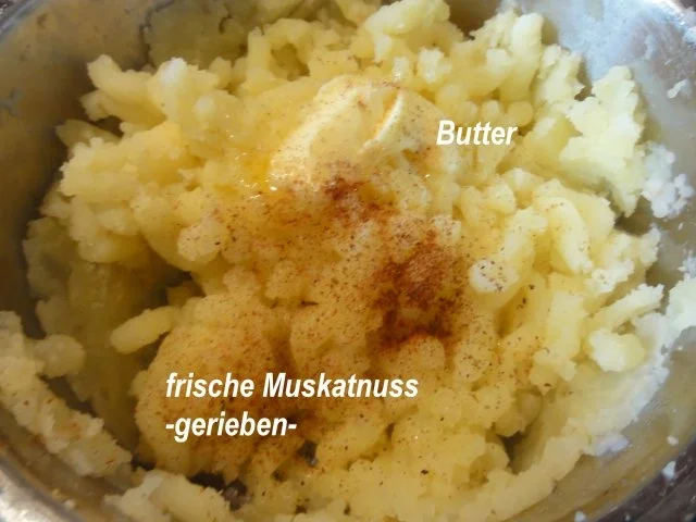 Rezept: Geflügel: PUTENHALS an Schmorzwiebel Bild Nr. 7 Geflügel: PUTENHALS an Schmorzwiebel - Rezept - Bild Nr. 7