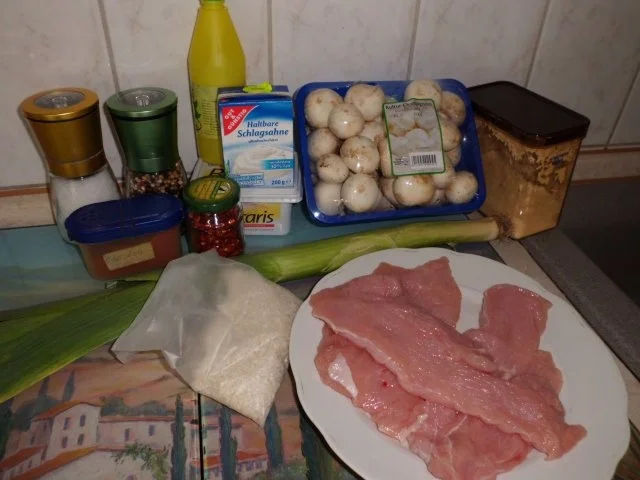 Rezept: Geflügel, Pute: Putenragout mit Champignons und Reis Bild Nr. 2 Geflügel, Pute: Putenragout mit Champignons und Reis - Rezept - Bild Nr. 2