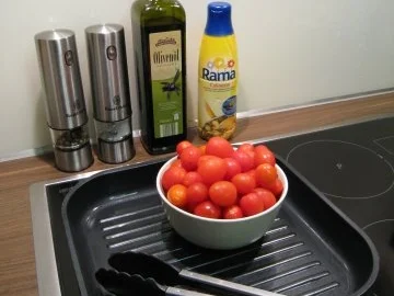 Schweinemedaillons mit gegrillten Tomaten und Kartoffelecken - Rezept - Bild Nr. 3