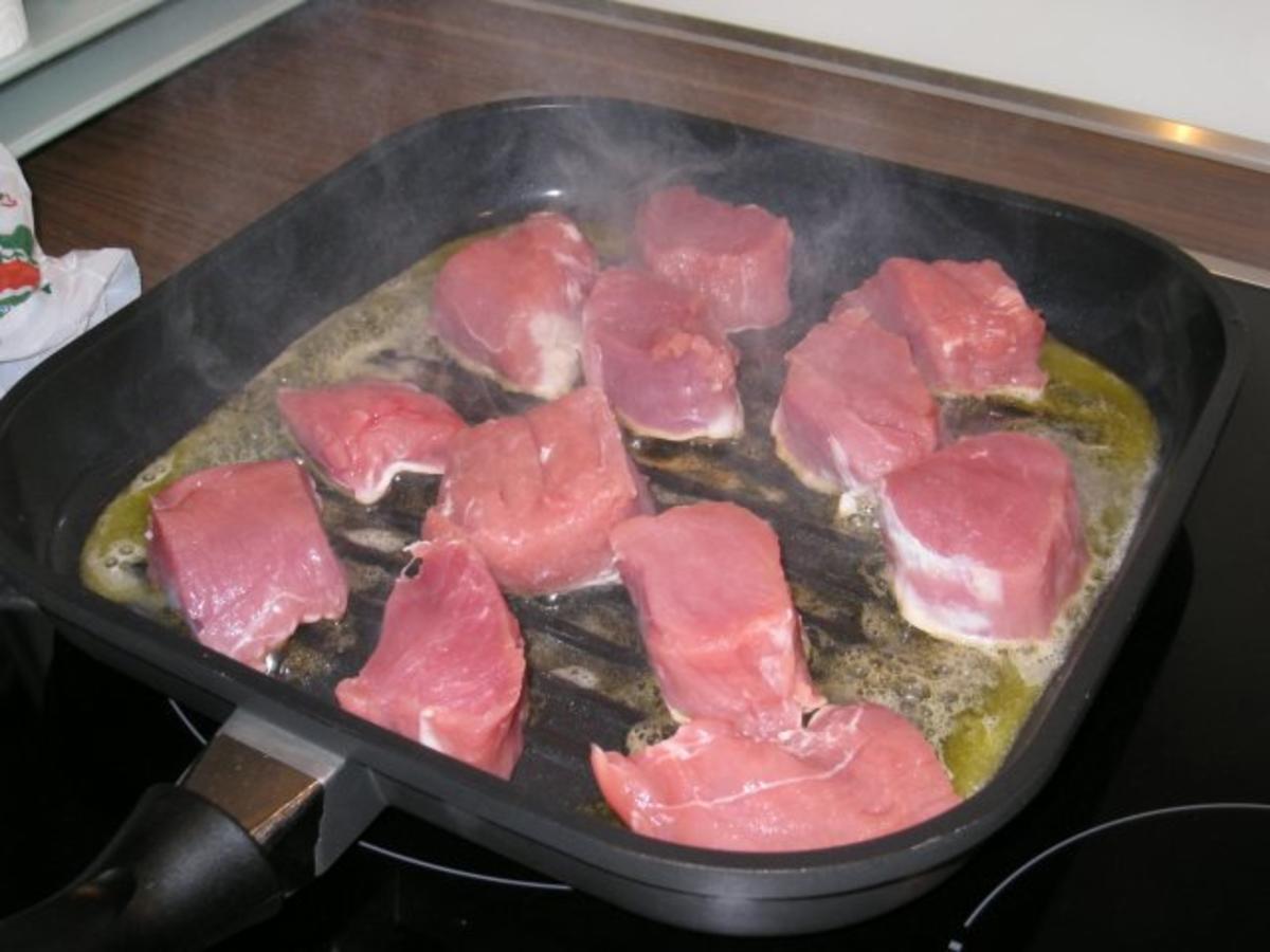 Schweinemedaillons mit gegrillten Tomaten und Kartoffelecken - Rezept - Bild Nr. 5