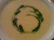 Petersilienwurzelsüppchen mit Petersilienpesto - Rezept