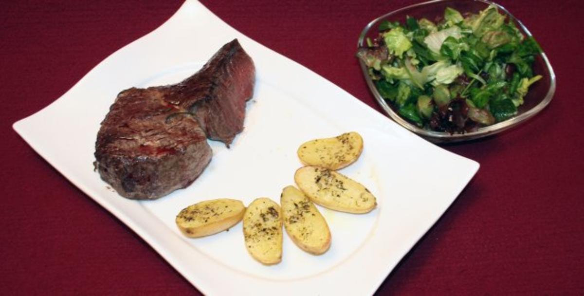 Bilder für Rinderfilet mit Wasabi-Limonensalat und Kartoffelspalten - Rezept