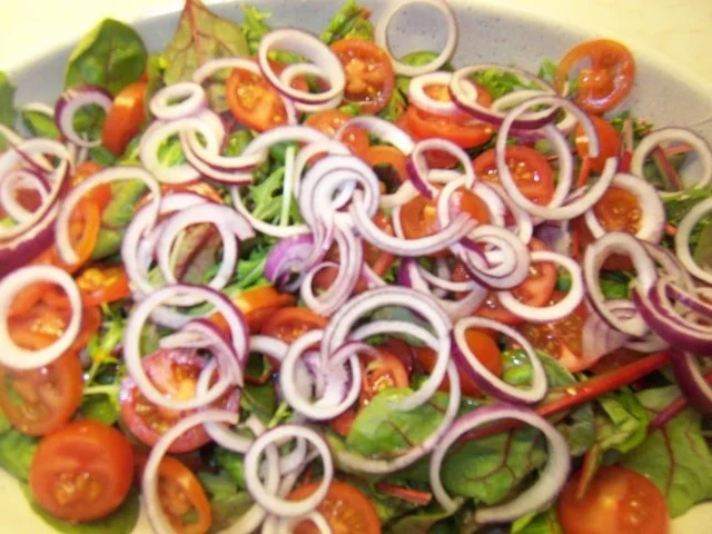 Brotsalat mit zweierlei Peperoncini - Rezept - Bild Nr. 4