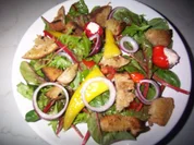 Brotsalat mit zweierlei Peperoncini - Rezept