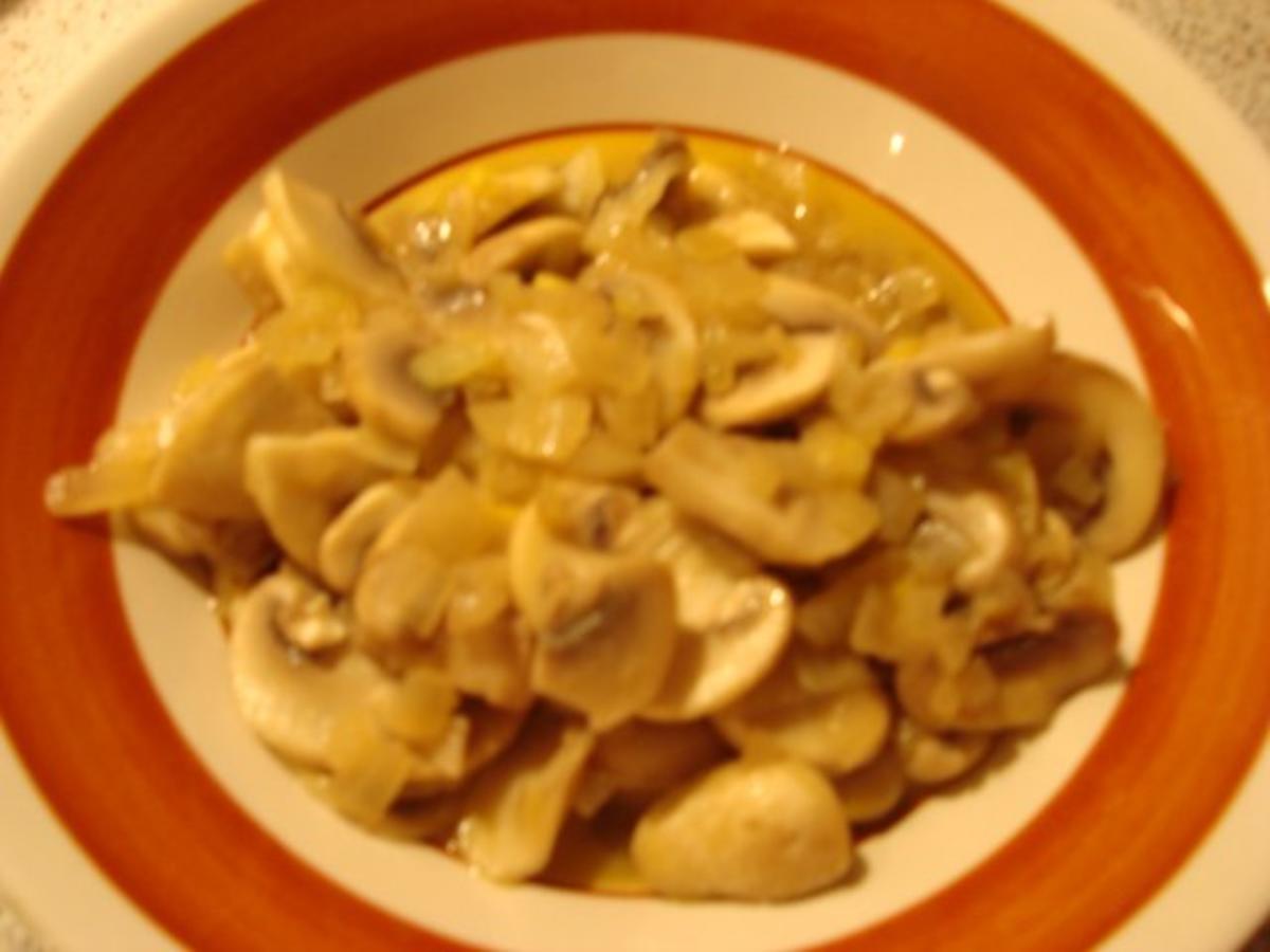 Hähnchengeschnetzeltes mit frischen Champignons - Rezept - kochbar.de