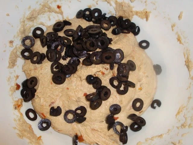 Rezept: Dinkelbrot mit Oliven und getrockneten Tomaten Bild Nr. 5 Dinkelbrot mit Oliven und getrockneten Tomaten - Rezept - Bild Nr. 5