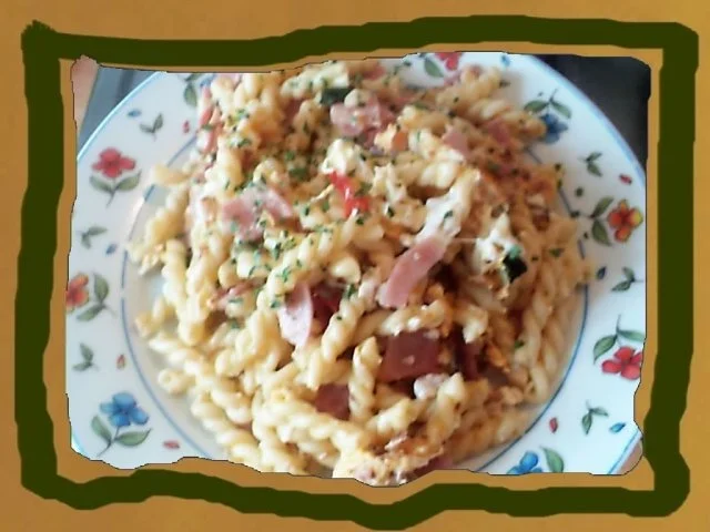 Rezept: Schinken-Eier Spirellipfanne Bild Nr. 8 Schinken-Eier Spirellipfanne - Rezept - Bild Nr. 8