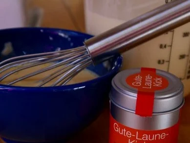 Gute-Laune-Creme mit Erdbeer-Ragout und Frischkäse-Topping - Rezept - Bild Nr. 2