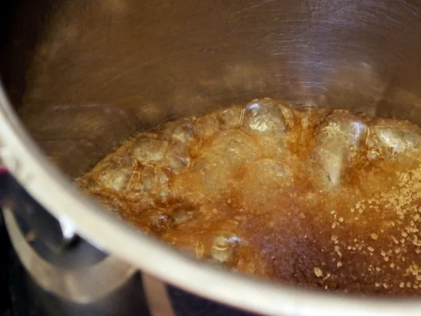 Gute-Laune-Creme mit Erdbeer-Ragout und Frischkäse-Topping - Rezept - Bild Nr. 3