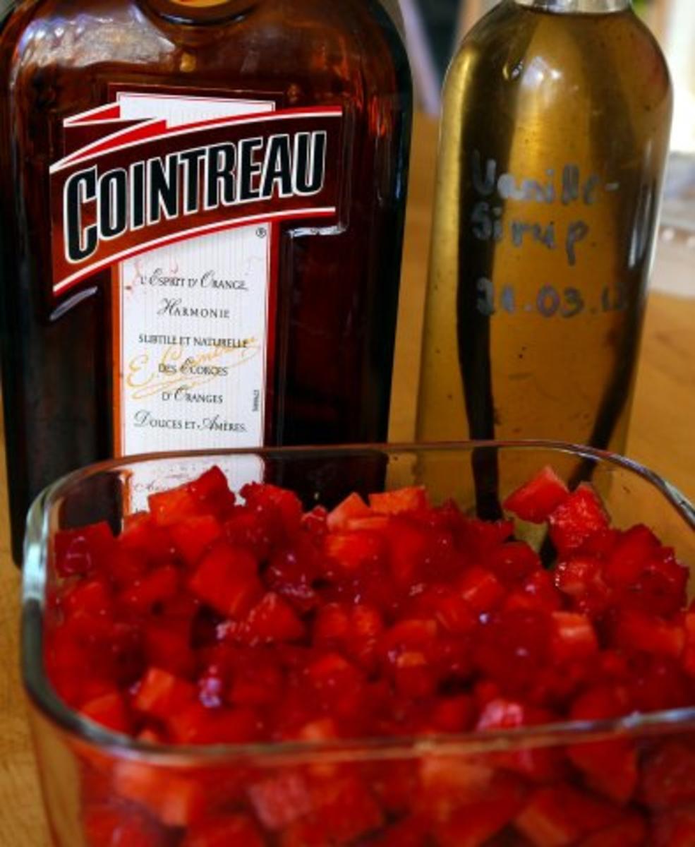 Gute-Laune-Creme mit Erdbeer-Ragout und Frischkäse-Topping - Rezept - Bild Nr. 7