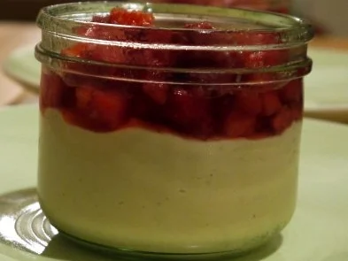 Gute-Laune-Creme mit Erdbeer-Ragout und Frischkäse-Topping - Rezept - Bild Nr. 10