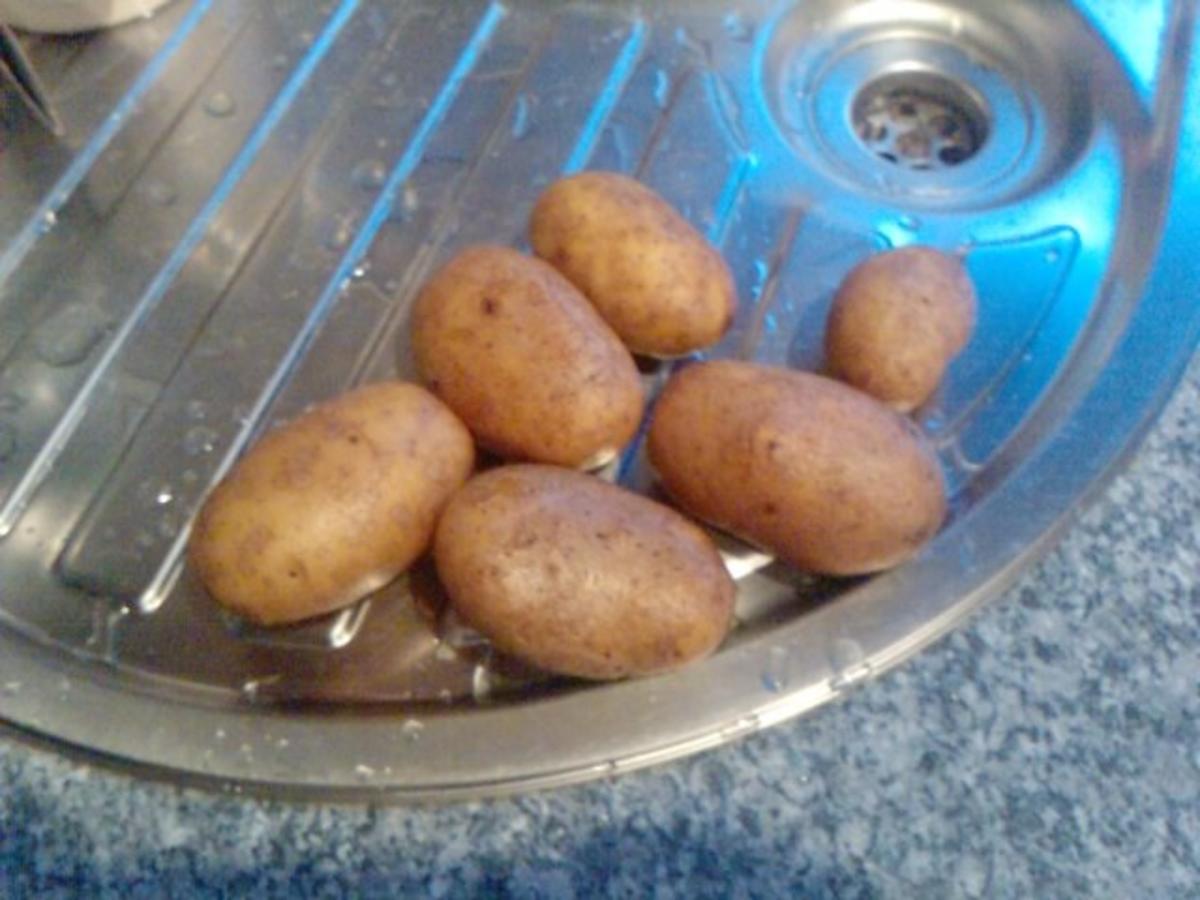 Mehlige gegrillte Forelle mit chilligen sauren Bratkartoffeln - Rezept - Bild Nr. 2