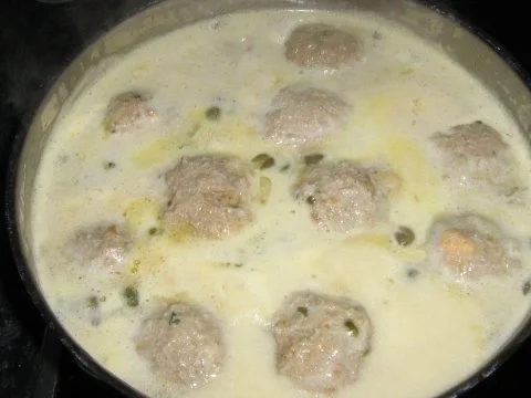 Rezept: Königsbergerklopse mit Salzkartoffeln Bild Nr. 5 Königsbergerklopse mit Salzkartoffeln - Rezept - Bild Nr. 5