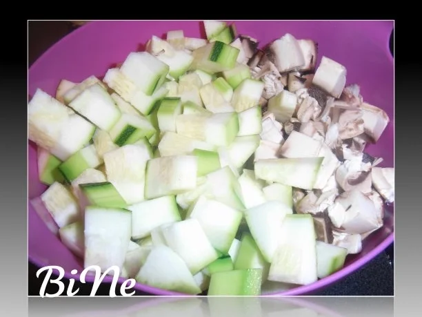 Rezept: BiNe` S BUNTER - GEMUESEAUFLAUF Bild Nr. 3 BiNe` S BUNTER - GEMUESEAUFLAUF - Rezept - Bild Nr. 3