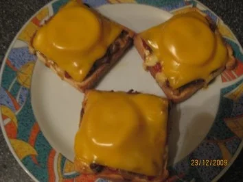 Rezept: Toast überbacken mit vielen Gewürzen Bild Nr. 2 Toast überbacken mit vielen Gewürzen - Rezept - Bild Nr. 2