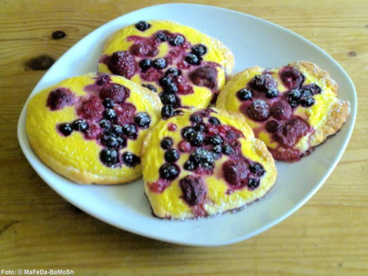 Vanille-Taler mit gemischten Beeren - Rezept