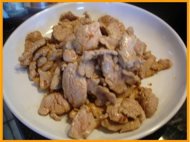 Nudeln mit Schweinefleisch und Gemüse in Pflaumensauce - Rezept - Bild Nr. 11