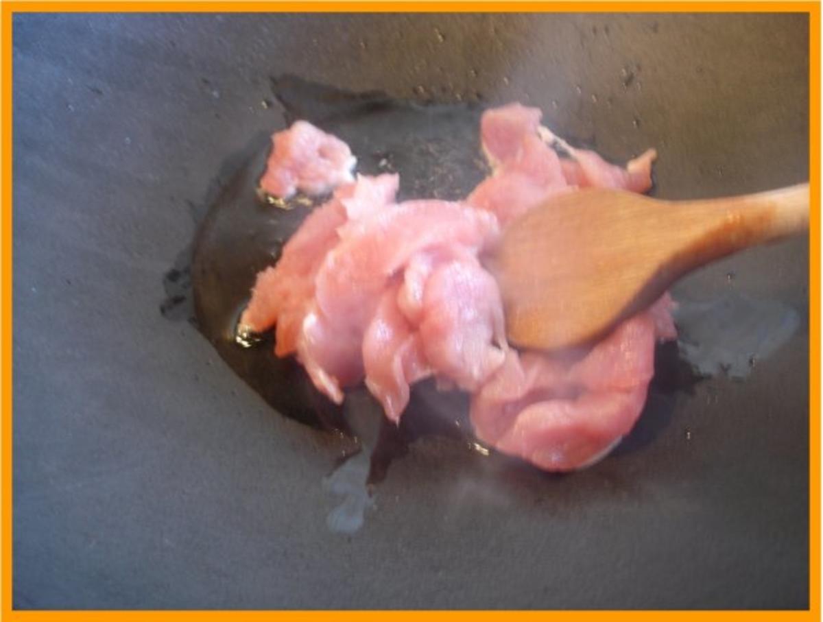 Nudeln mit Schweinefleisch und Gemüse in Pflaumensauce - Rezept - Bild Nr. 9