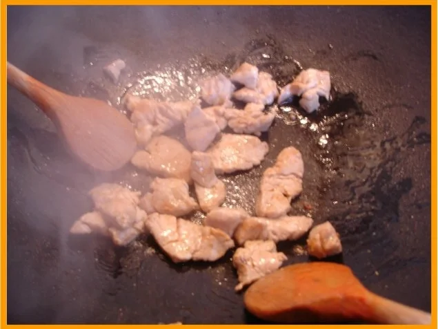 Nudeln mit Schweinefleisch und Gemüse in Pflaumensauce - Rezept - Bild Nr. 10