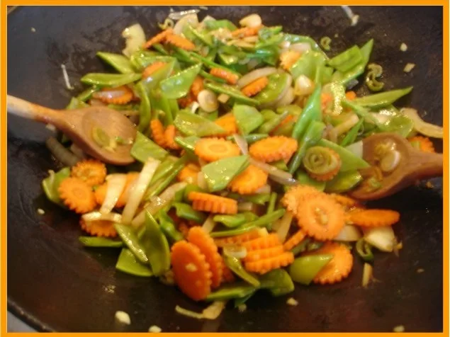 Nudeln mit Schweinefleisch und Gemüse in Pflaumensauce - Rezept - Bild Nr. 17